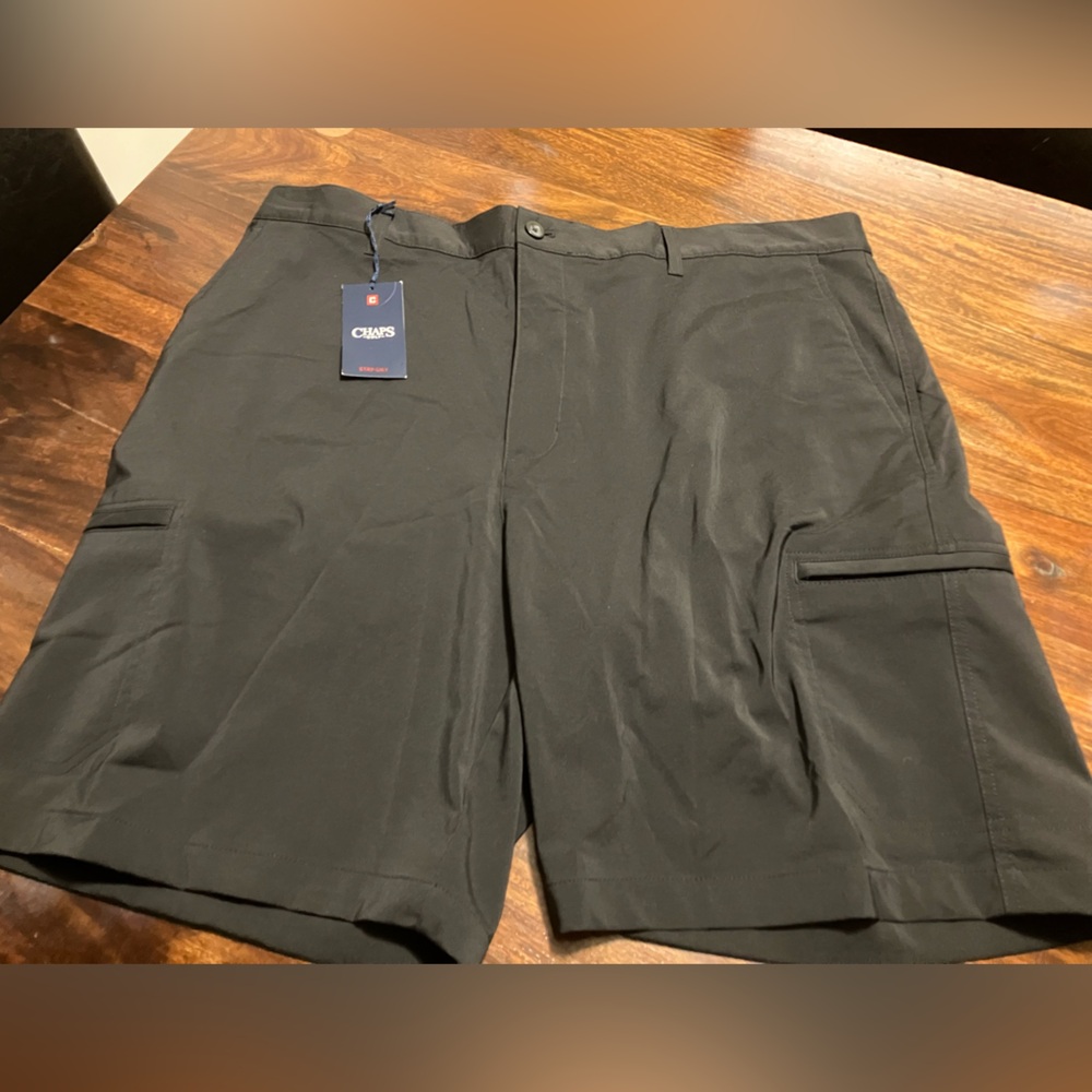 Chaps Men’s Black Gold Stay Dry Shorts NWT Flat Front Size 40